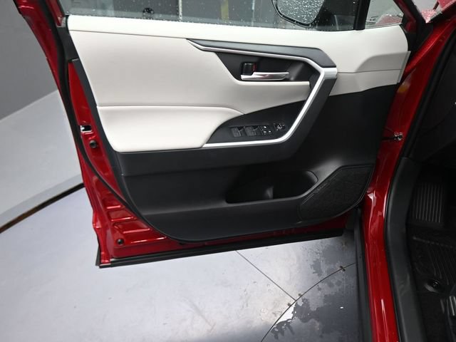 New 2025 Toyota RAV4 XLE w/ Convenience Package AWD/4WD image 17