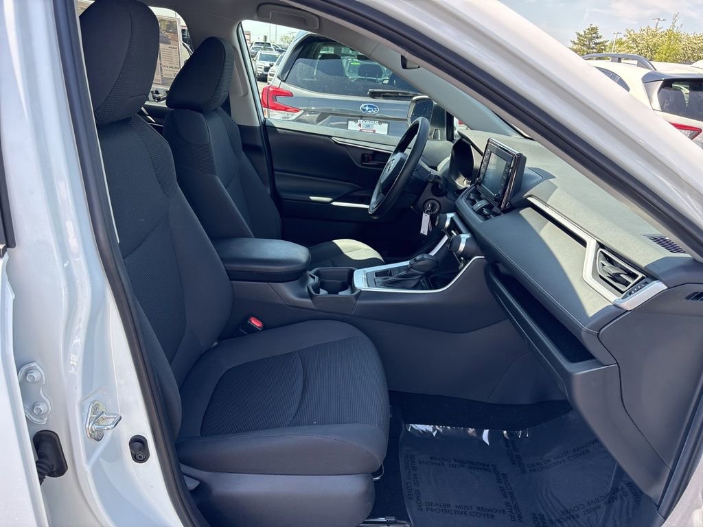 Used 2019 Toyota RAV4 LE w/ All Weather Liner Package AWD/4WD image 10