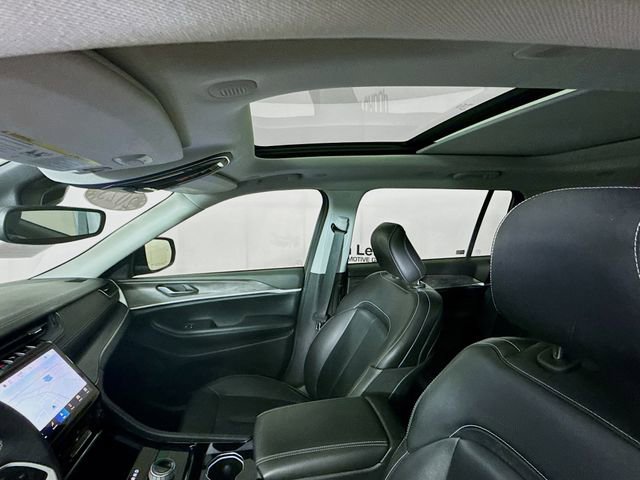 Used 2023 Jeep Grand Cherokee L Limited w/ Trailer Tow Group (B) image 21