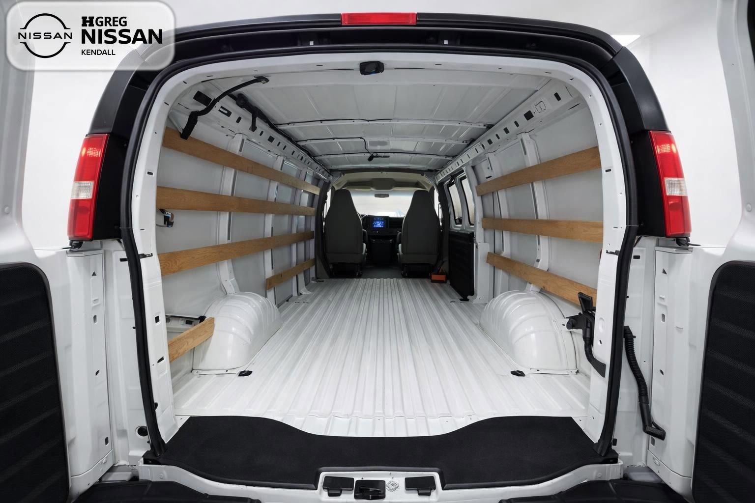 Used 2016 GMC Savana 2500 image 10