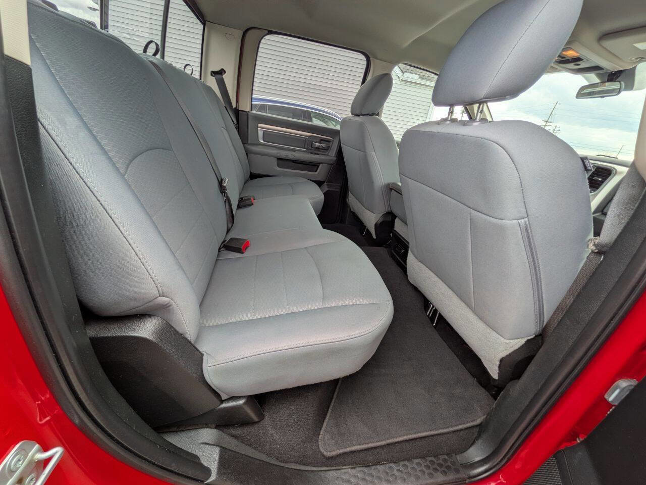 Used 2018 RAM 1500 Classic SLT image 24