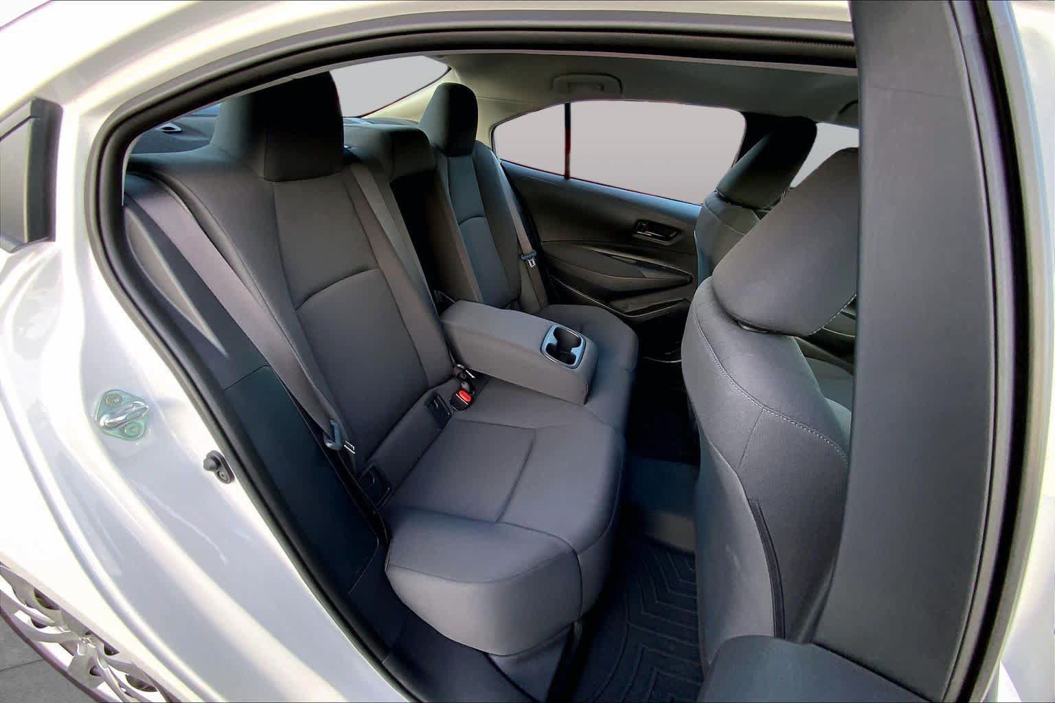 Used 2024 Toyota Corolla LE FWD image 17