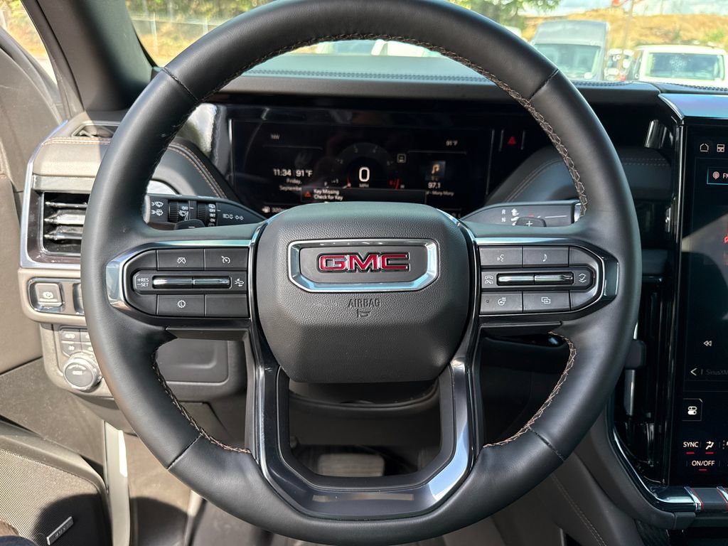 Used 2025 GMC Yukon AT4 AWD/4WD image 25