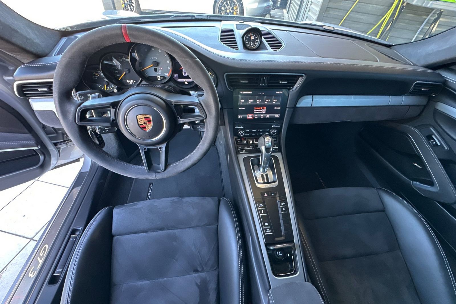 Used 2018 Porsche 911 GT3 RWD image 6