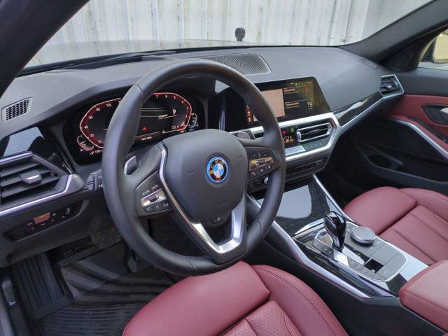 Used 2022 BMW 330e xDrive 330e xDrive w/ Premium Package image 10