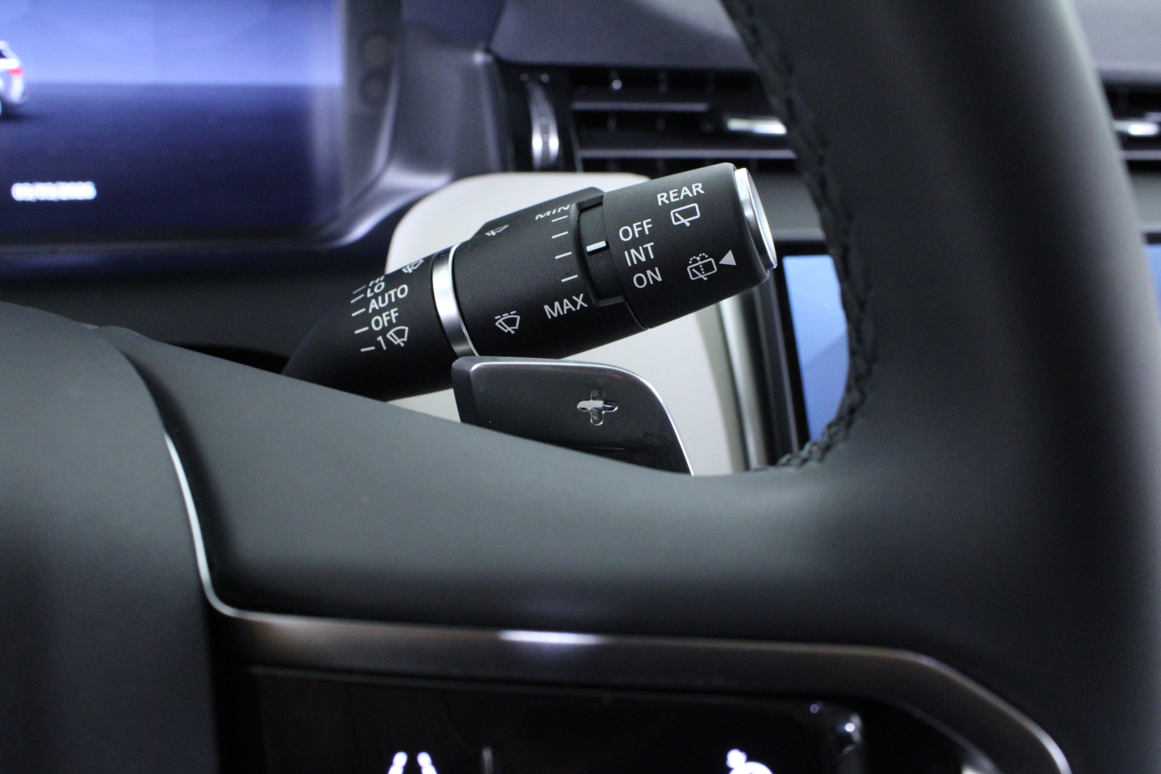 Used 2025 Land Rover Discovery Sport S image 25