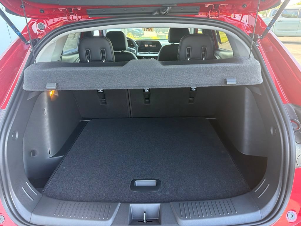 New 2026 Chevrolet Trax LT w/ Driver Confidence Package FWD image 9