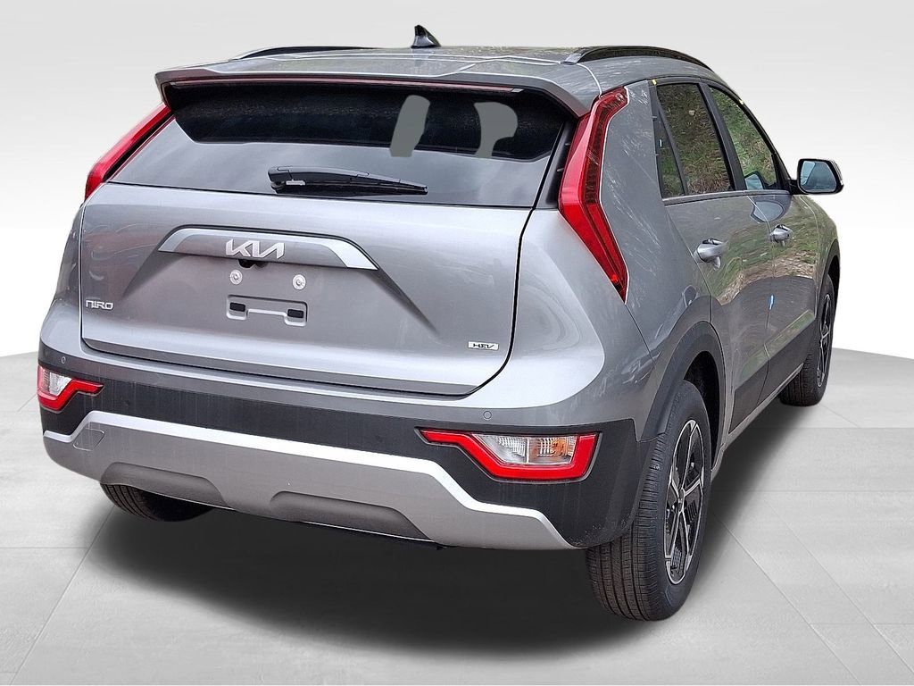Certified 2025 Kia Niro EX image 9