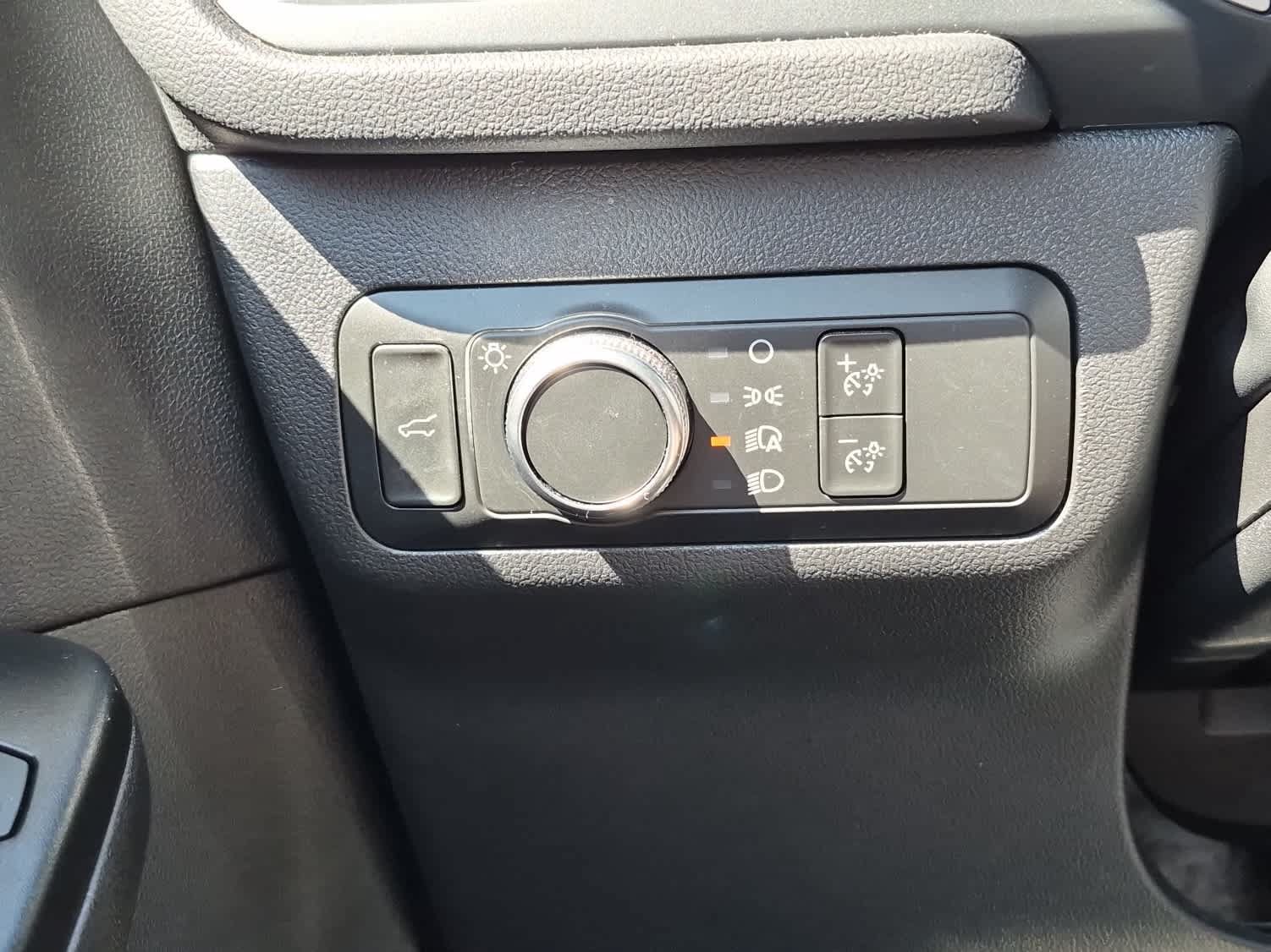 Used 2022 Ford Escape SE w/ SE Sport Appearance Package FWD image 18