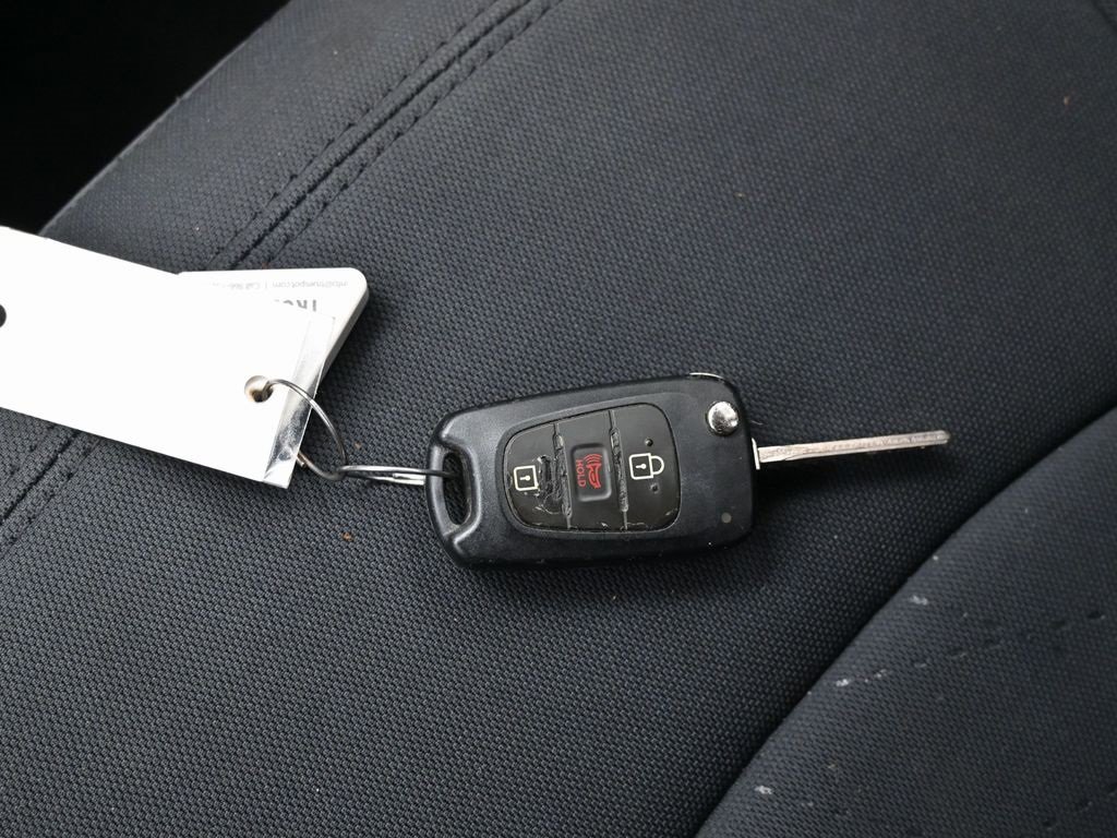 Used 2013 Kia Rio SX image 25