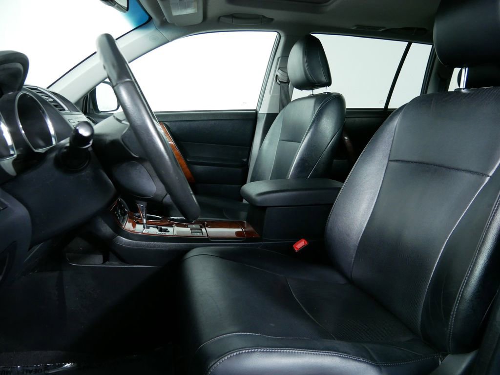 Used 2012 Toyota Highlander Limited w/ Tow Pkg image 15