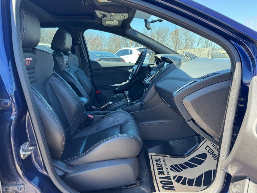 Used 2016 Ford Focus ST w/ Equipment Group 401A FWD image 18