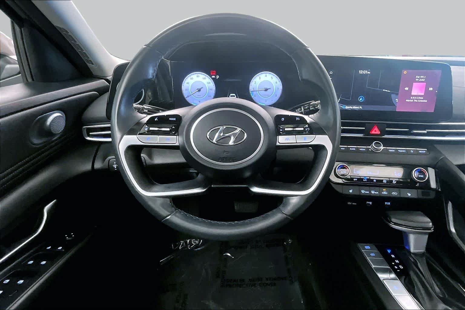 Used 2023 Hyundai Elantra Limited FWD image 6
