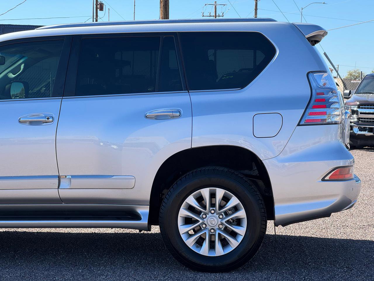 Used 2016 Lexus GX 460 w/ Premium Package image 7
