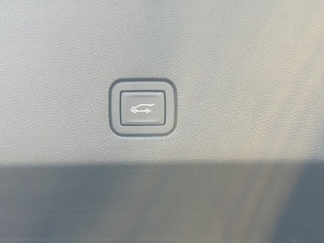 Certified 2024 Cadillac XT6 Premium Luxury FWD image 19