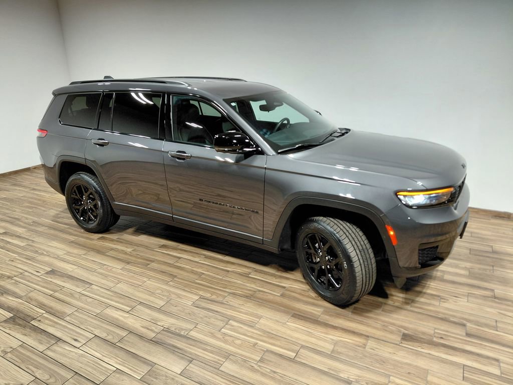 Used 2024 Jeep Grand Cherokee L Laredo AWD/4WD image 23