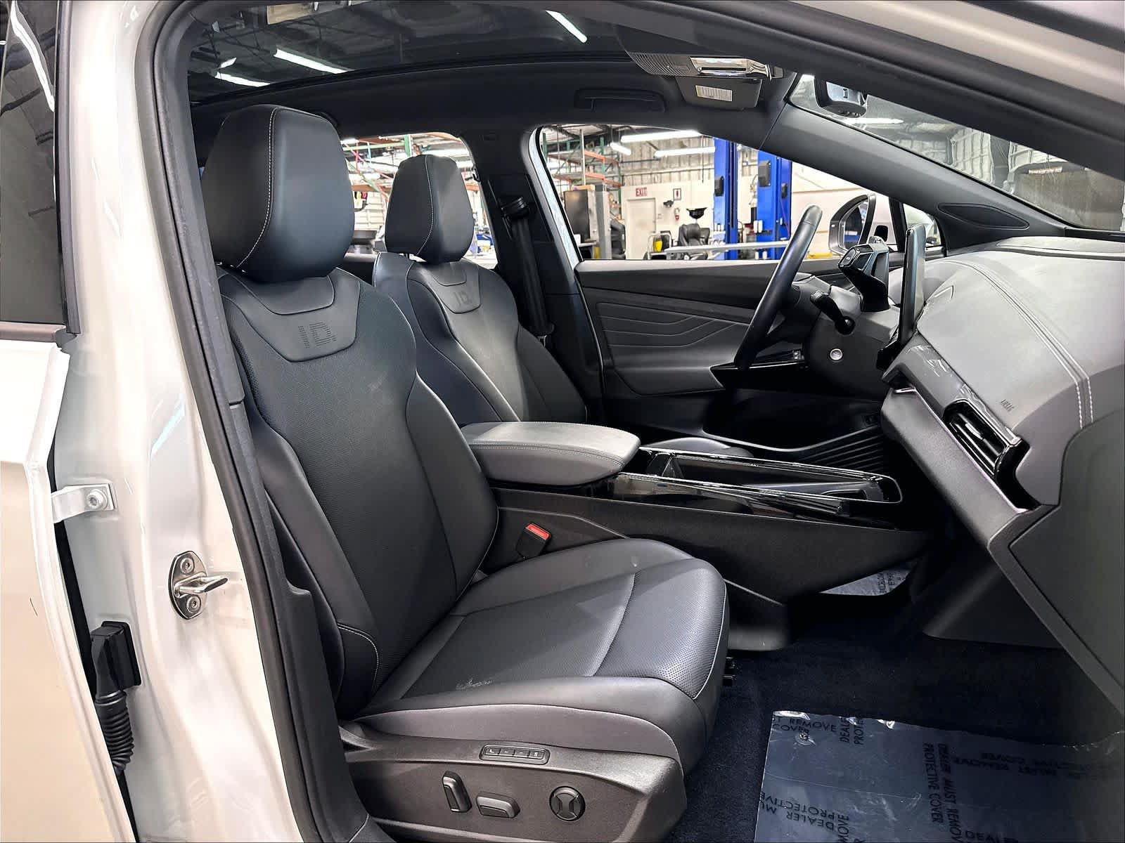 Used 2023 Volkswagen ID.4 S RWD image 32