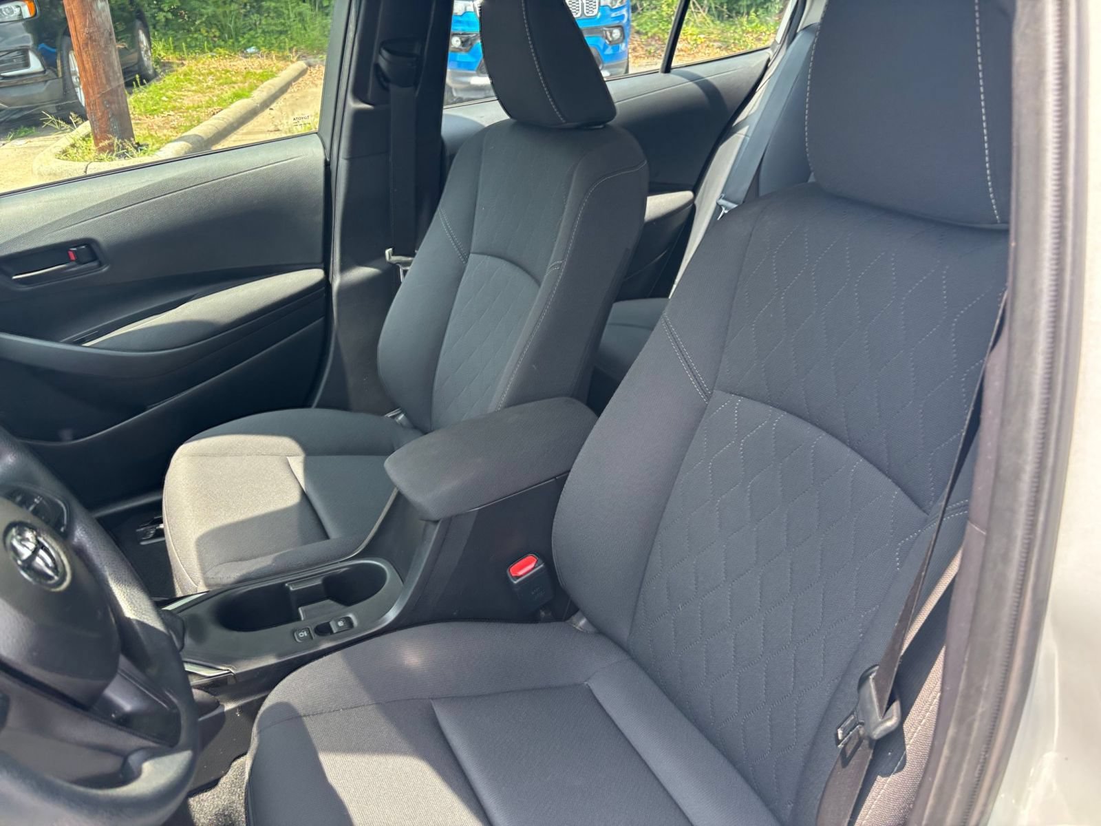 Used 2025 Toyota Corolla LE FWD image 22