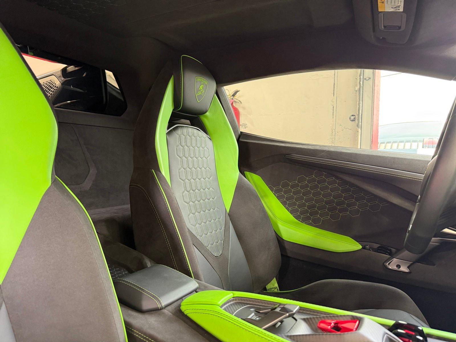 Used 2024 Lamborghini Revuelto AWD/4WD image 59