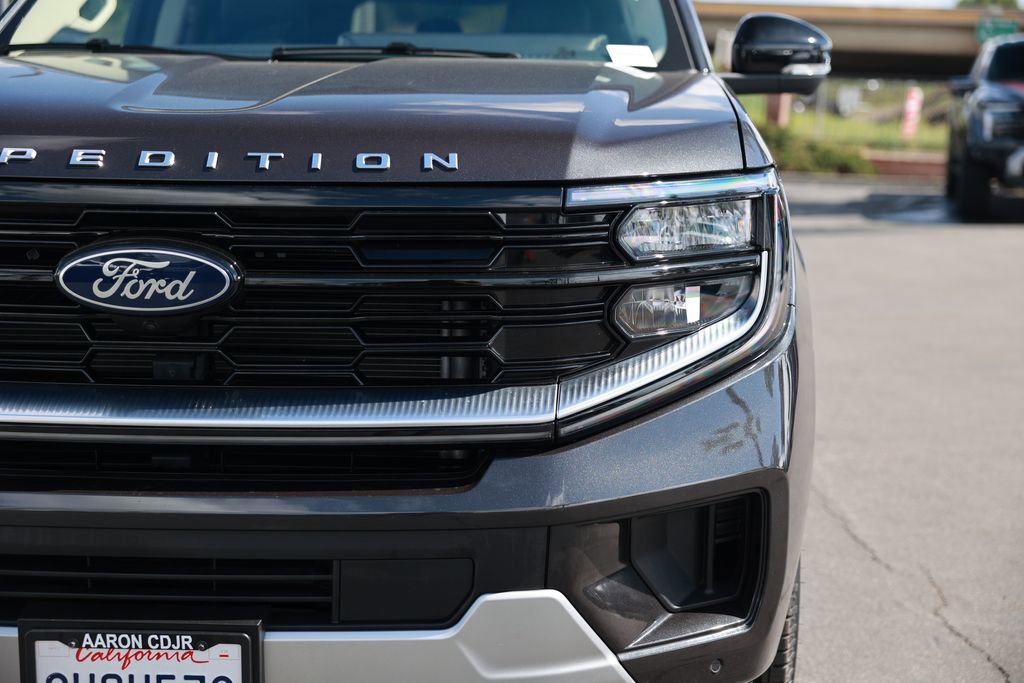 Used 2025 Ford Expedition Platinum w/ Driver's Package image 5