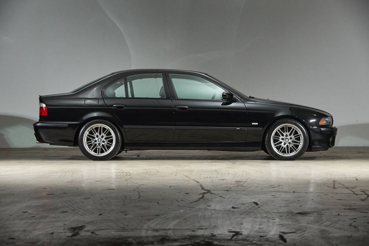 Used 2003 BMW M5 RWD image 4