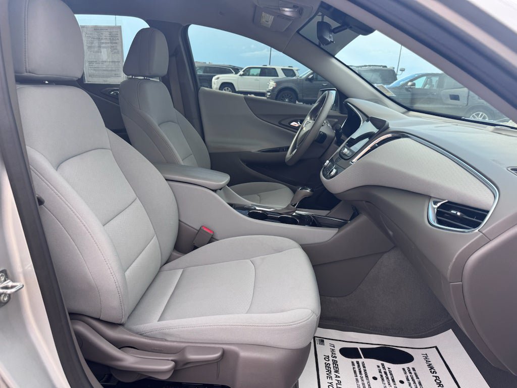 Used 2020 Chevrolet Malibu LT w/ Fleet LT Safety Plus Package FWD image 14