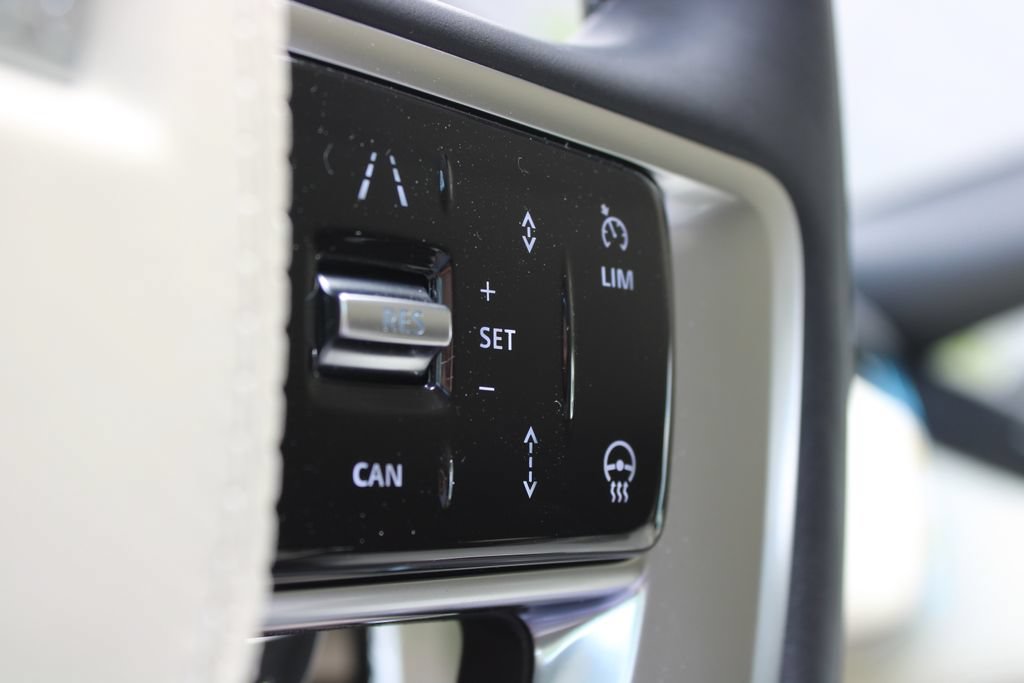 New 2026 Land Rover Range Rover Long Wheelbase SE AWD/4WD image 23