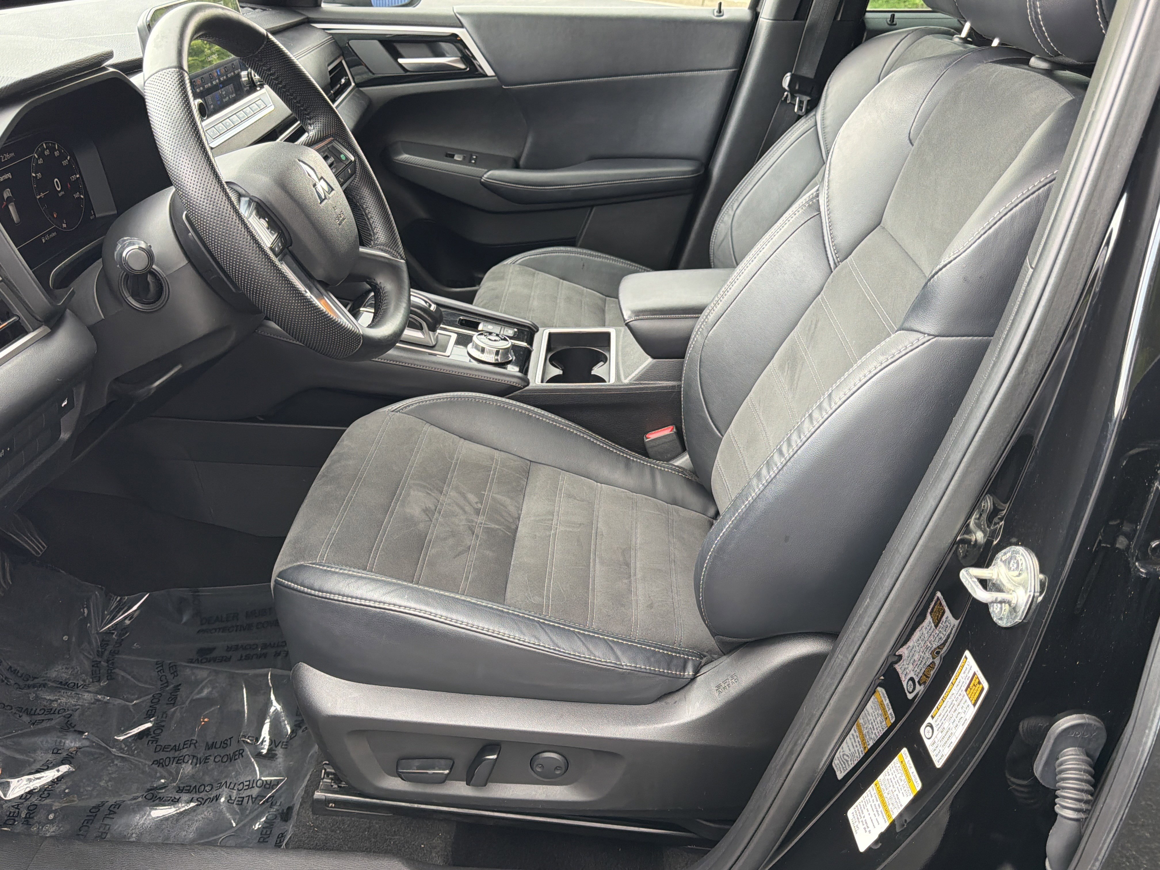 Used 2023 Mitsubishi Outlander SE FWD image 7