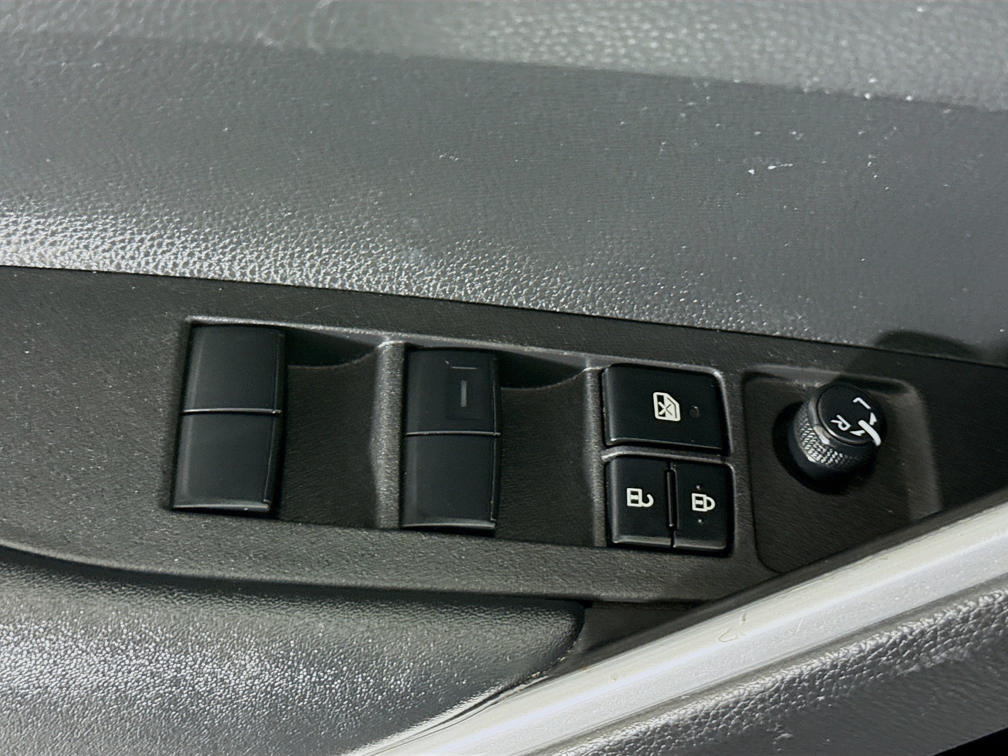 Used 2024 Toyota Corolla Cross LE FWD image 24