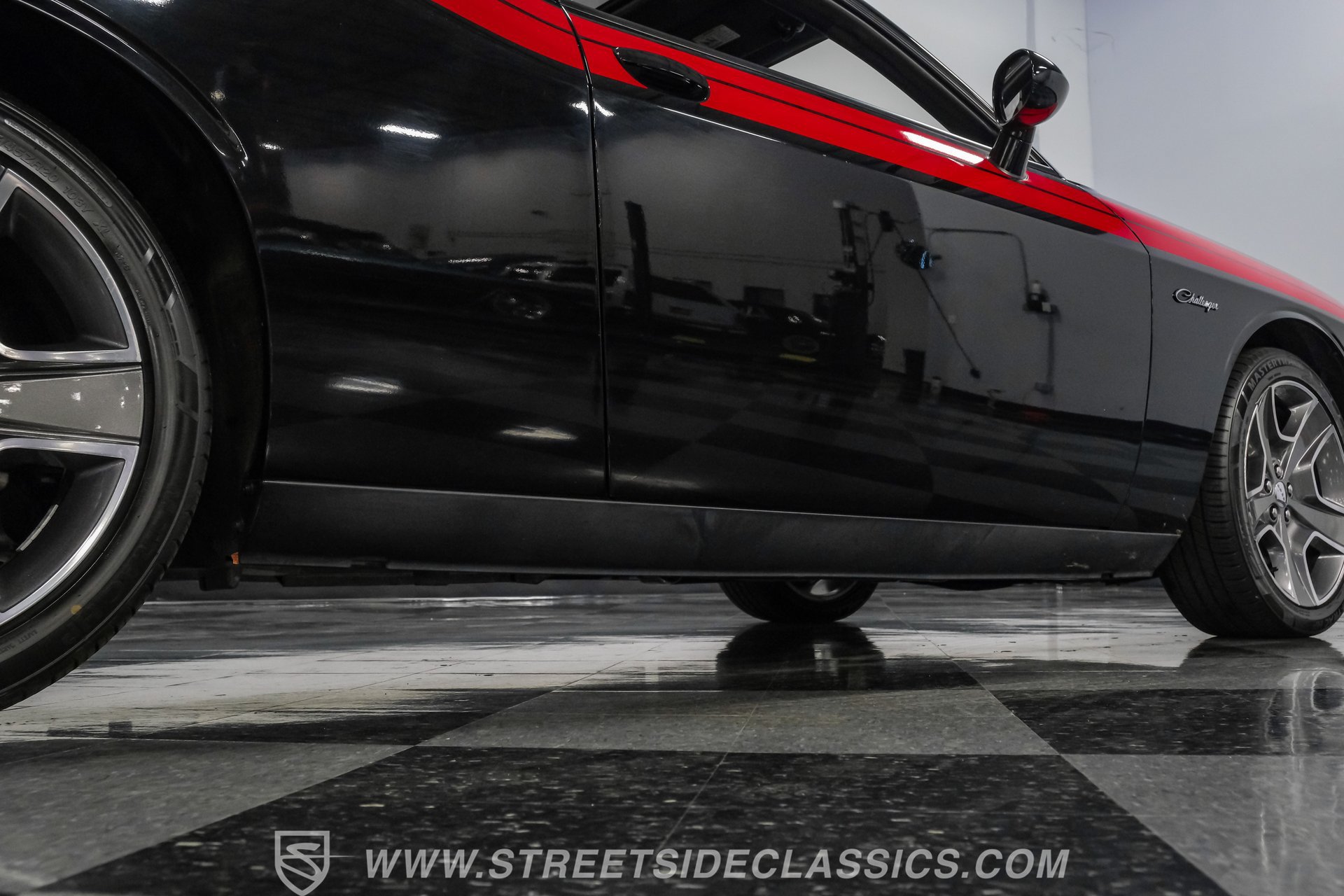Used 2012 Dodge Challenger R/T RWD image 26