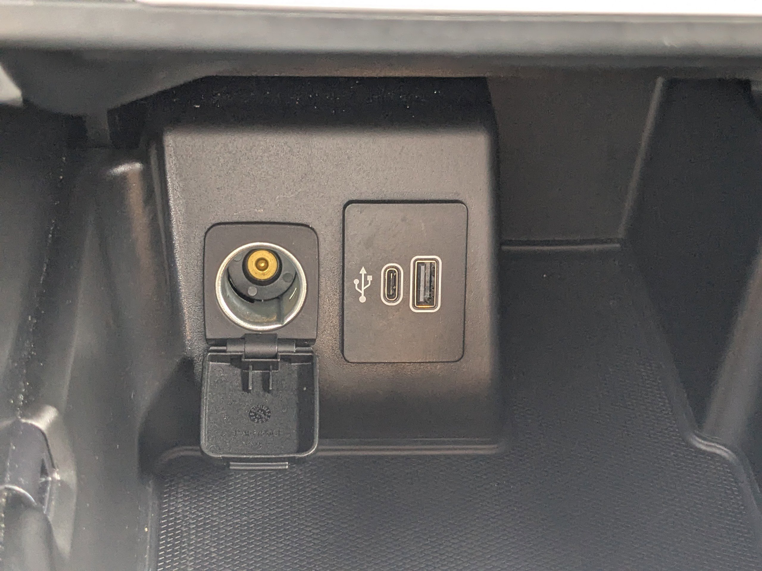 Used 2025 Ford Explorer ST-Line w/ ST-Line Street Pack image 26