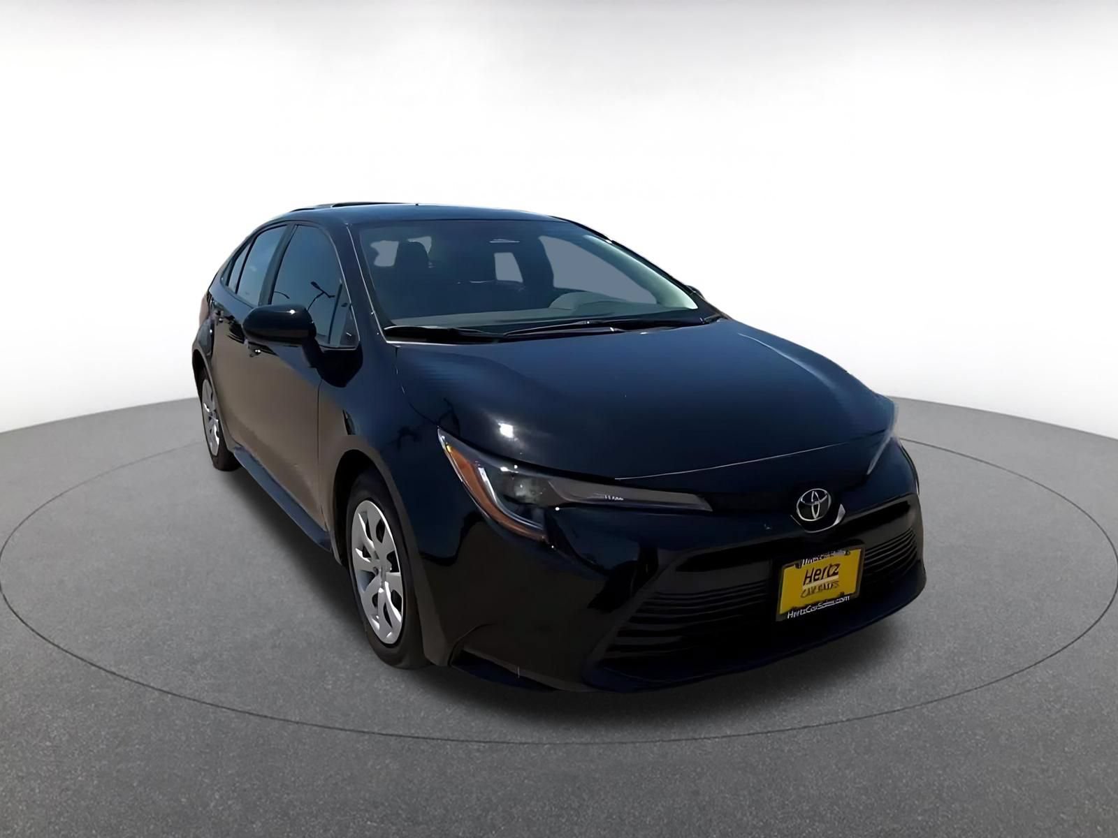 Used 2025 Toyota Corolla LE FWD image 3