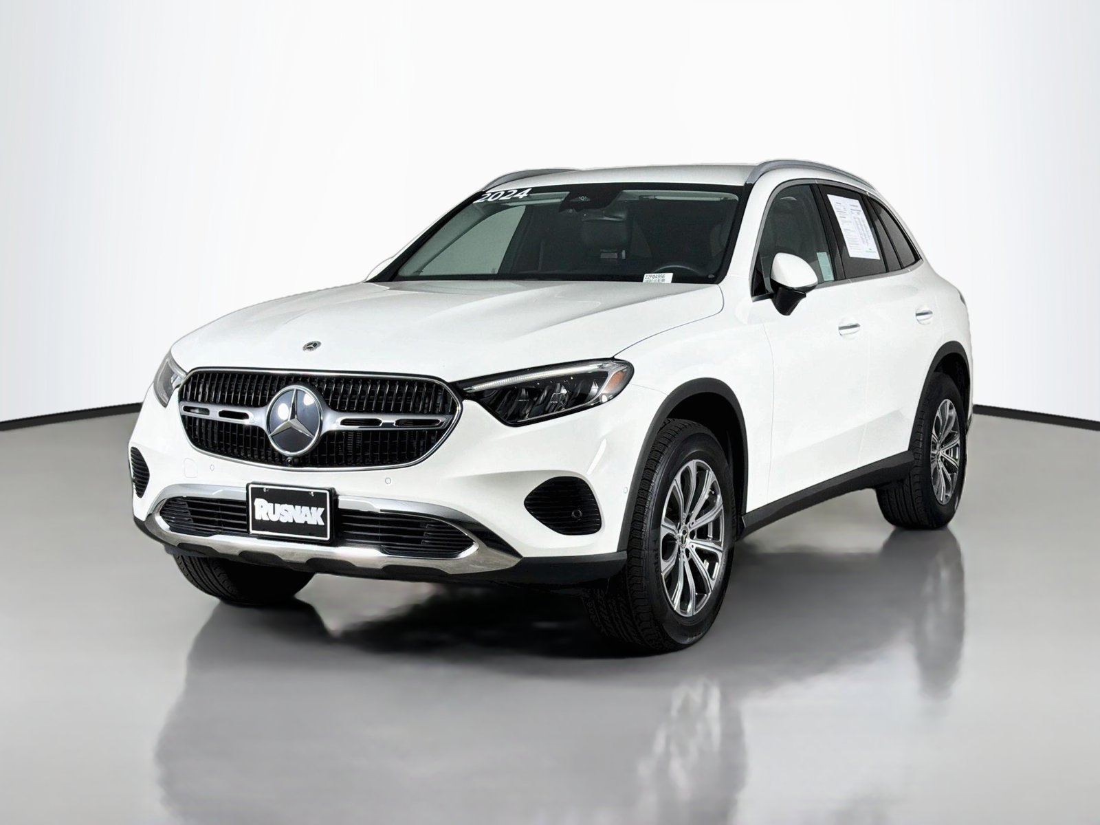 Used 2024 Mercedes-Benz GLC 300 4MATIC image 3