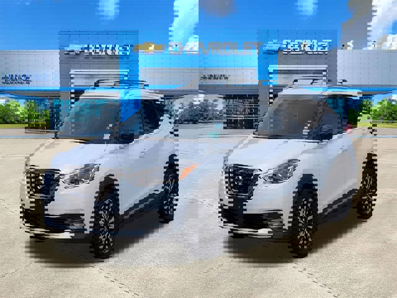 Used 2020 Nissan Kicks SR w/ SR Premium Package FWD image 2