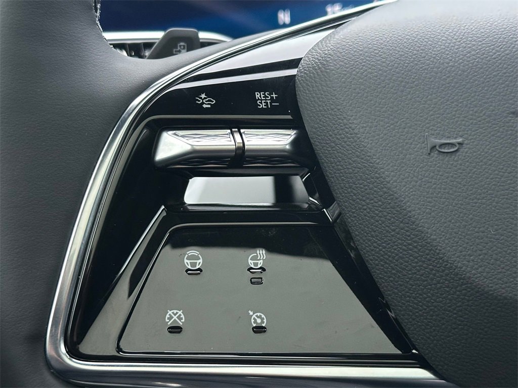 New 2026 Cadillac Optiq Luxury 1 image 33