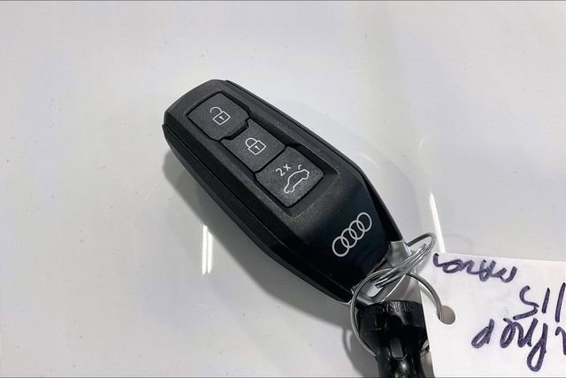 Certified 2025 Audi Q5 Premium w/ Convenience Package AWD/4WD image 11