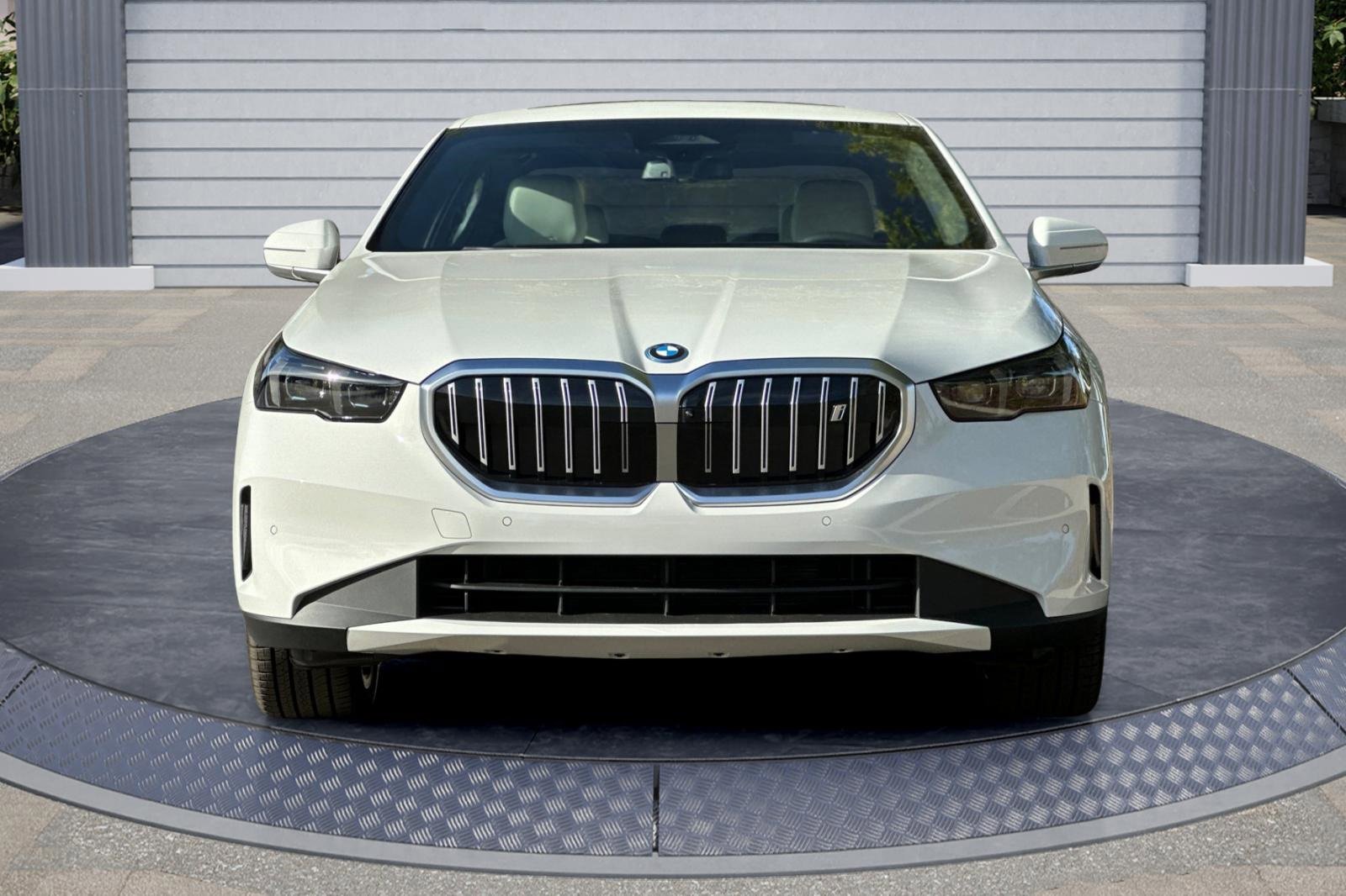 New 2026 BMW i5 eDrive40 image 2