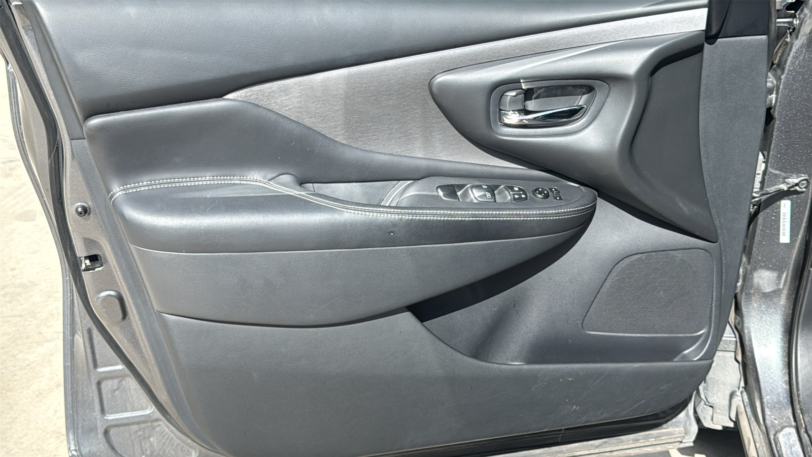 Used 2019 Nissan Murano SV w/ Premium Package FWD image 12
