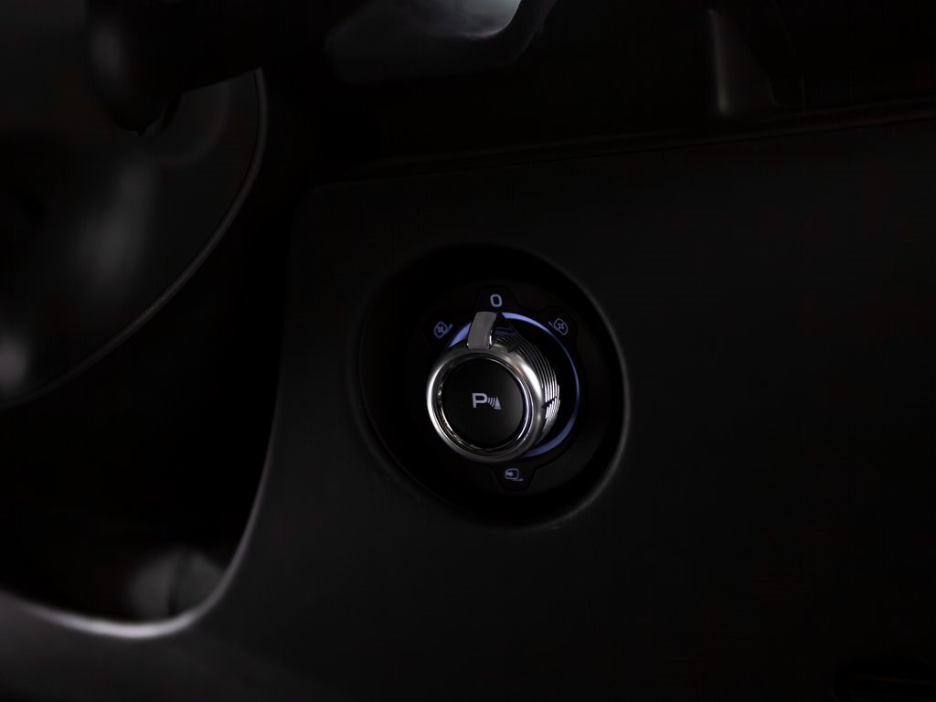 Used 2023 McLaren Artura image 19