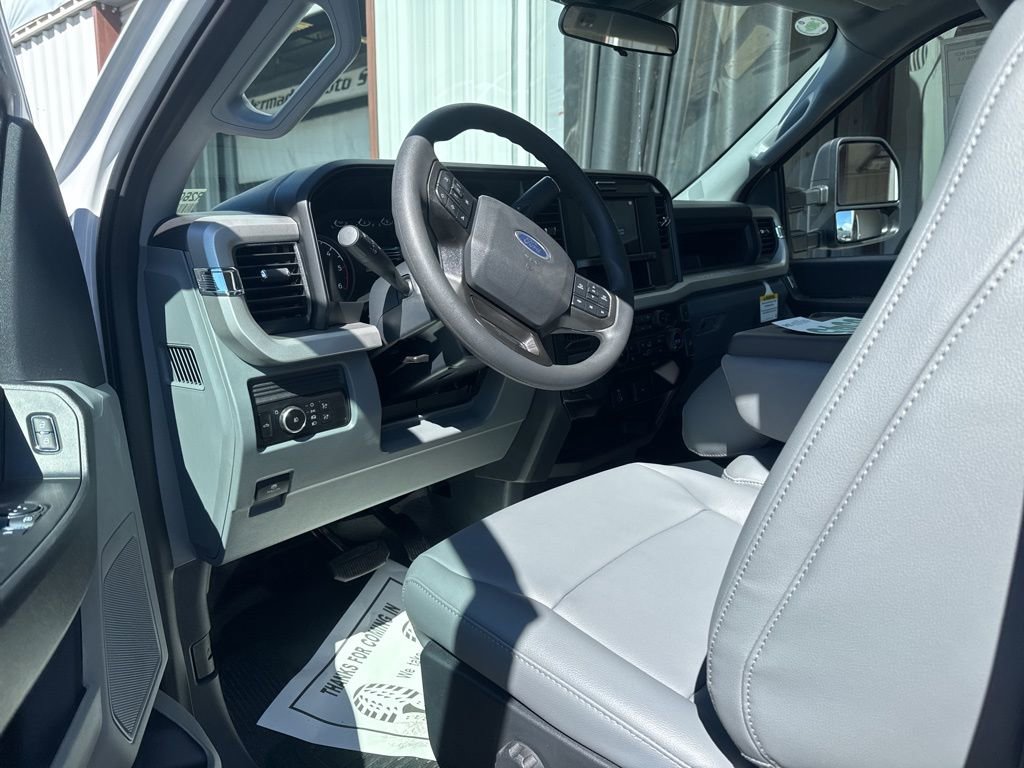 New 2026 Ford F450 XL w/ XL Chrome Package image 4