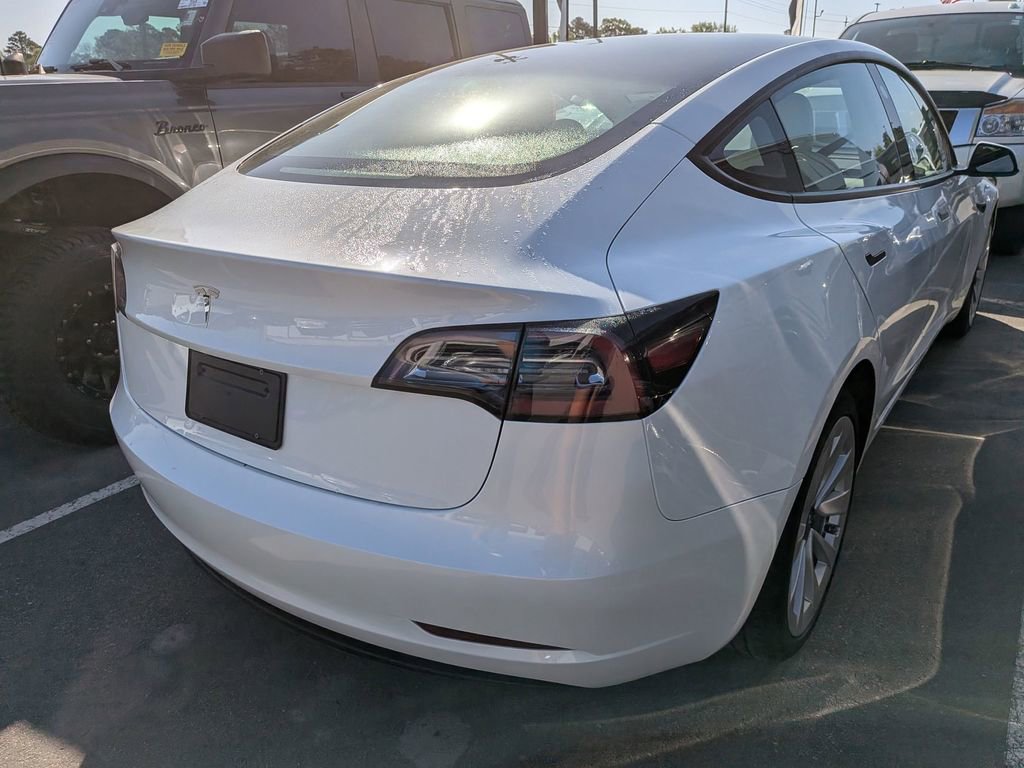 Used 2023 Tesla Model 3 Standard Range image 9