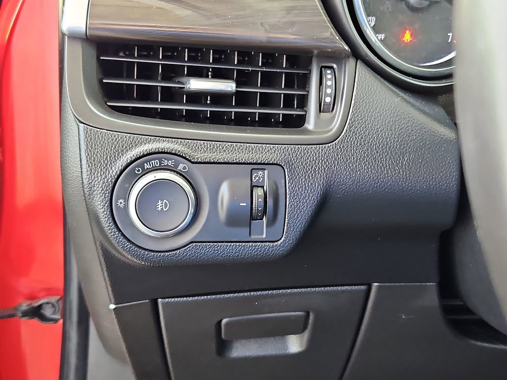 Used 2019 Buick Envision Essence AWD/4WD image 14