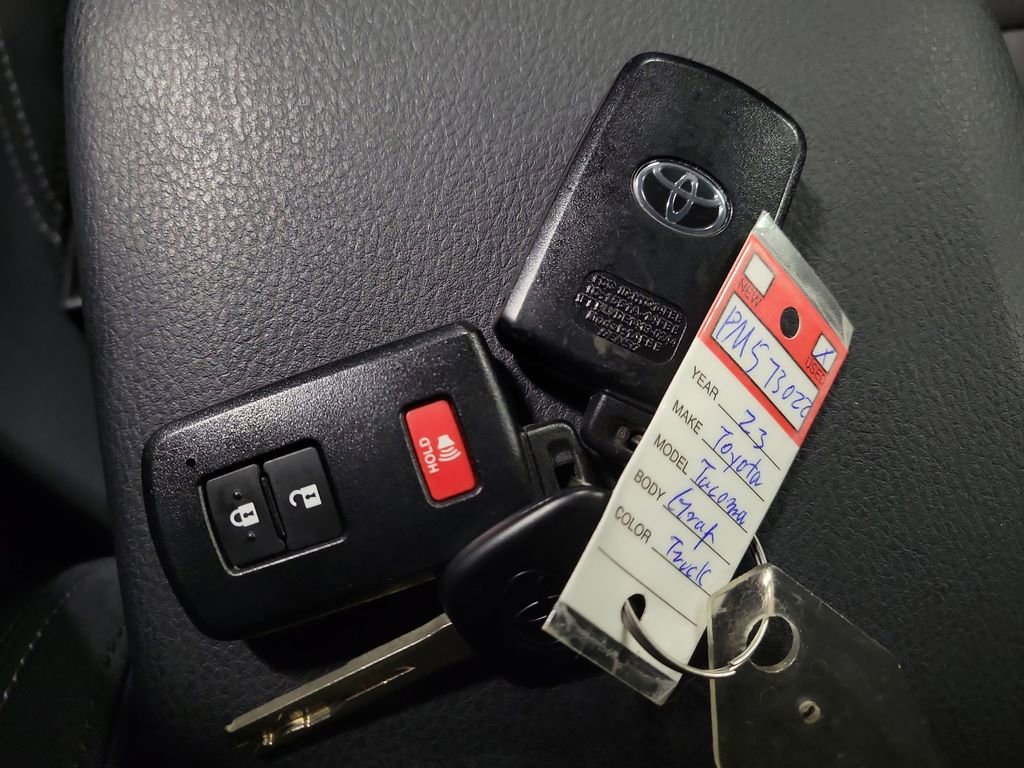 Used 2023 Toyota Tacoma TRD Off-Road w/ Advanced Technology Package image 16