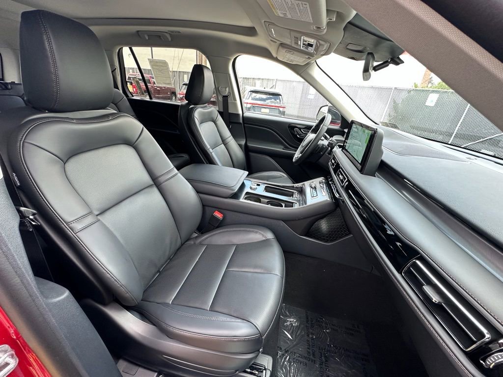 New 2026 Lincoln Aviator AWD image 22