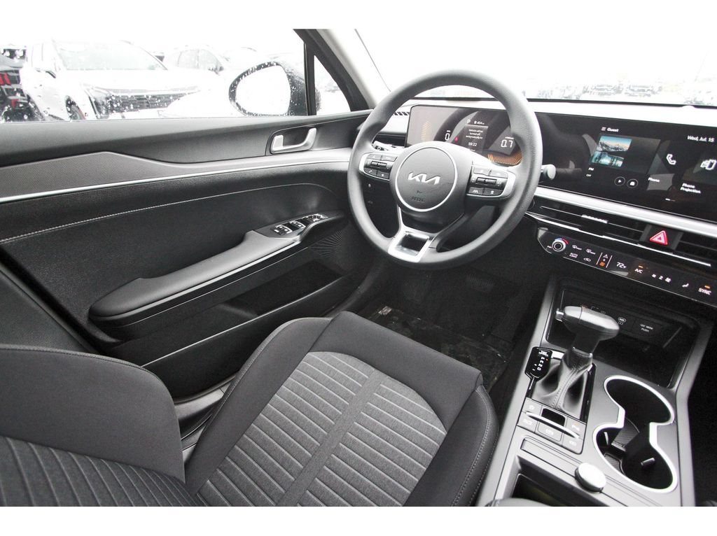 New 2026 Kia K5 LXS FWD image 9