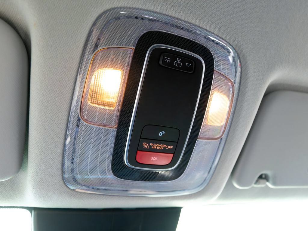 Used 2025 Hyundai Kona SEL FWD image 27