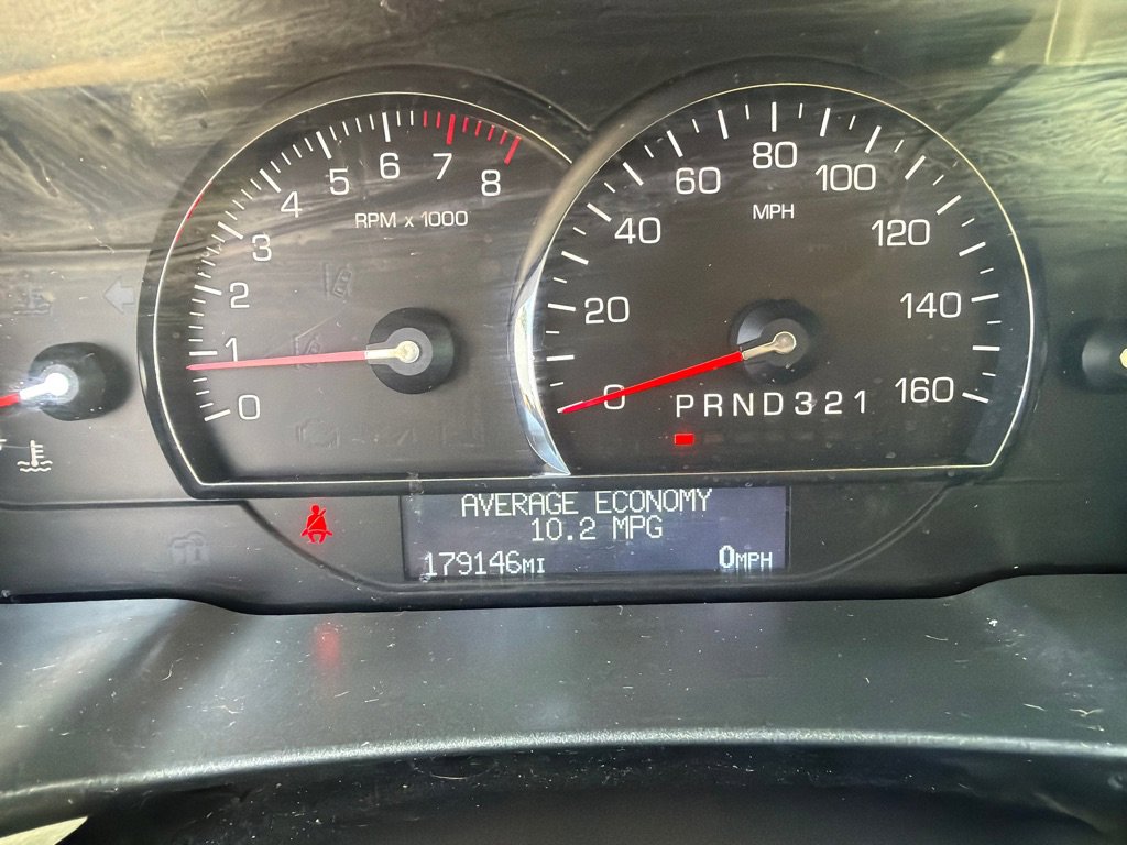 Used 2009 Cadillac DTS w/ Trunk Convenience Package FWD image 11