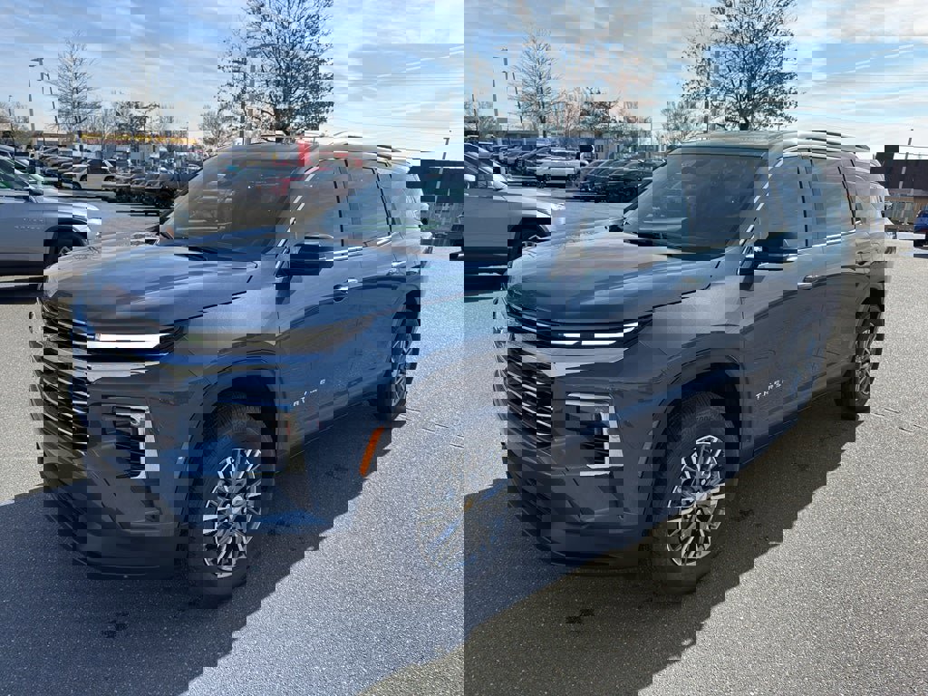 New 2026 Chevrolet Traverse LT image 3