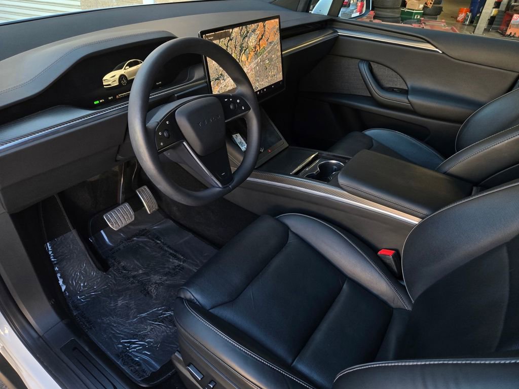 Used 2023 Tesla Model X Plaid image 10