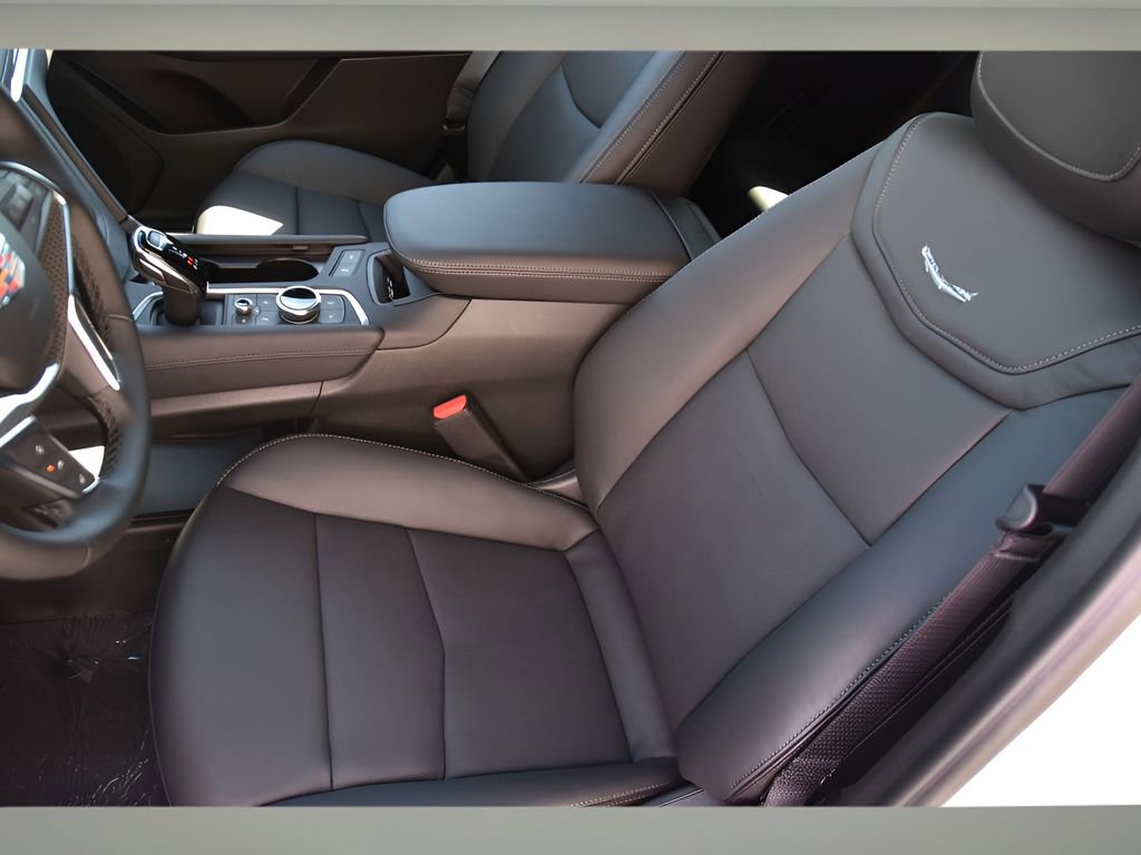 New 2025 Cadillac XT5 Sportv w/ LPO, Floor Liner Package image 13